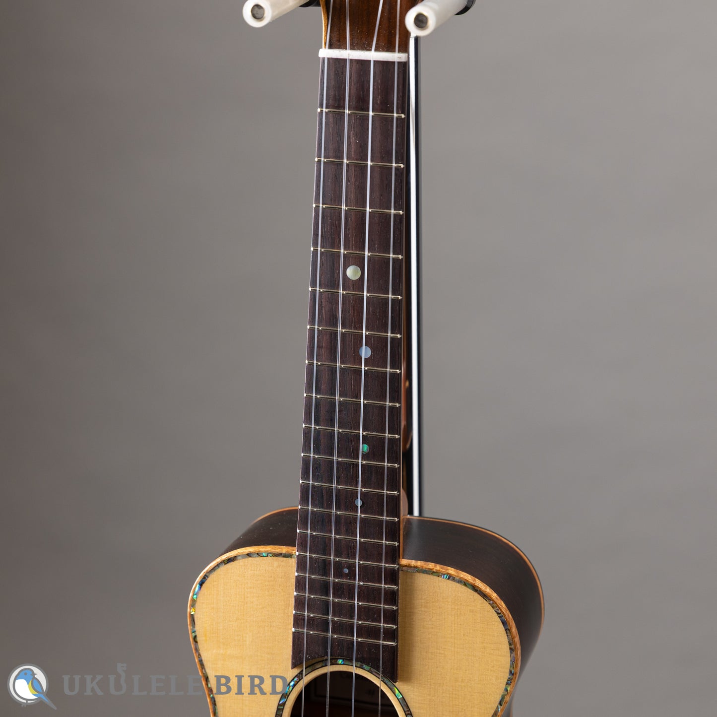 Matsui Ukulele Five-D Laughing Concert