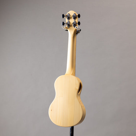 Quiam Ezo’s Ukulele Through neck Soprano さくら