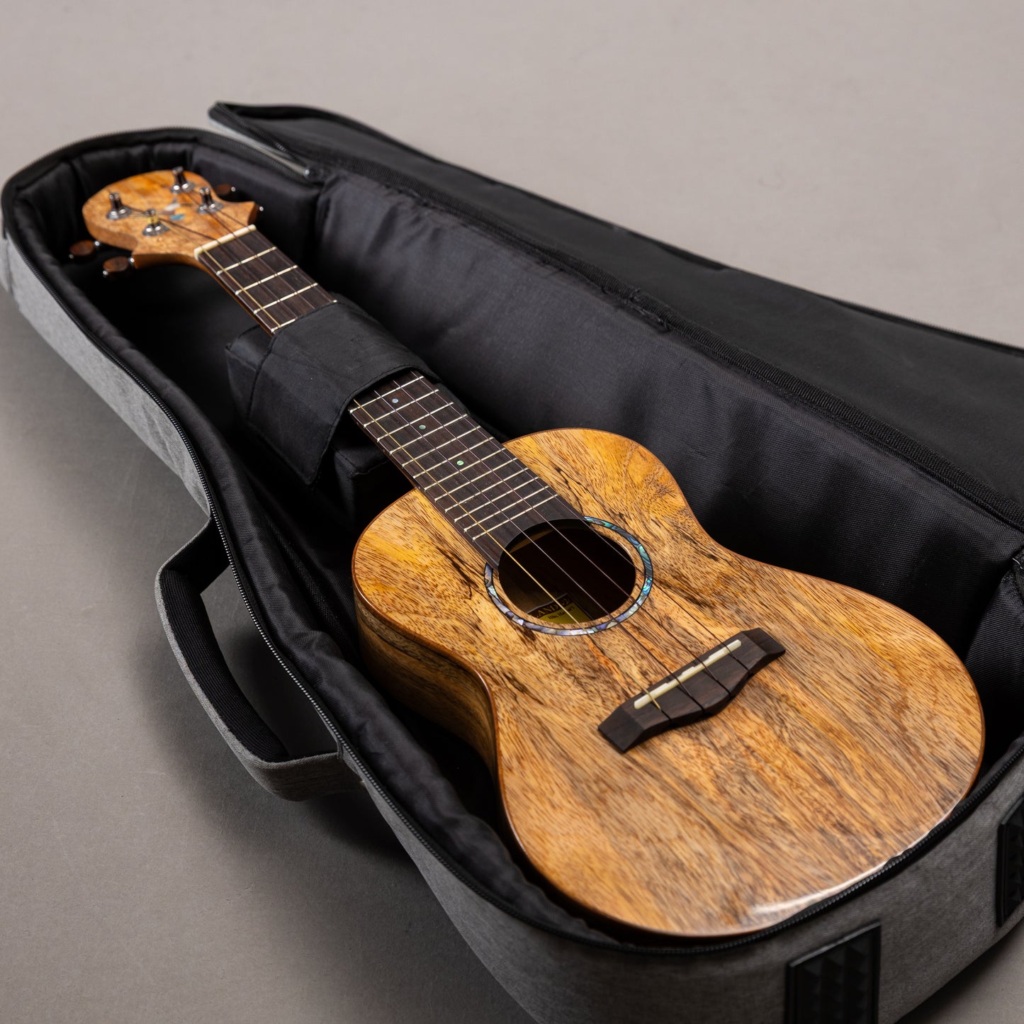 Big Island U-MO-CHB Concert Humming Bird  2024