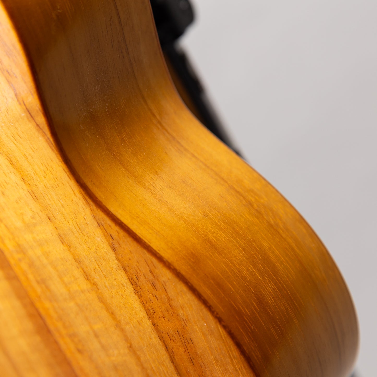 G String Soprano Longneck Koa 2005