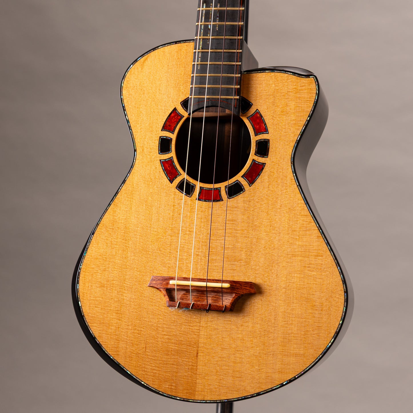 Hozen Green Label Baritone Red Cedar Indian Rosewood