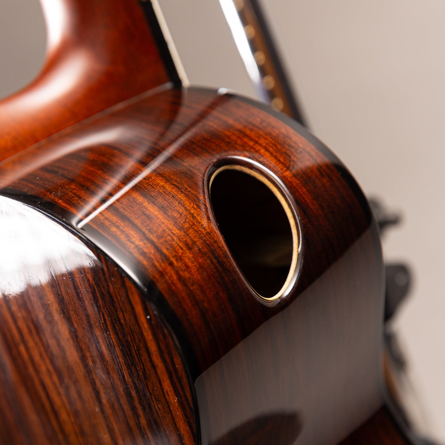 Hozen Green Label Baritone Red Cedar Indian Rosewood