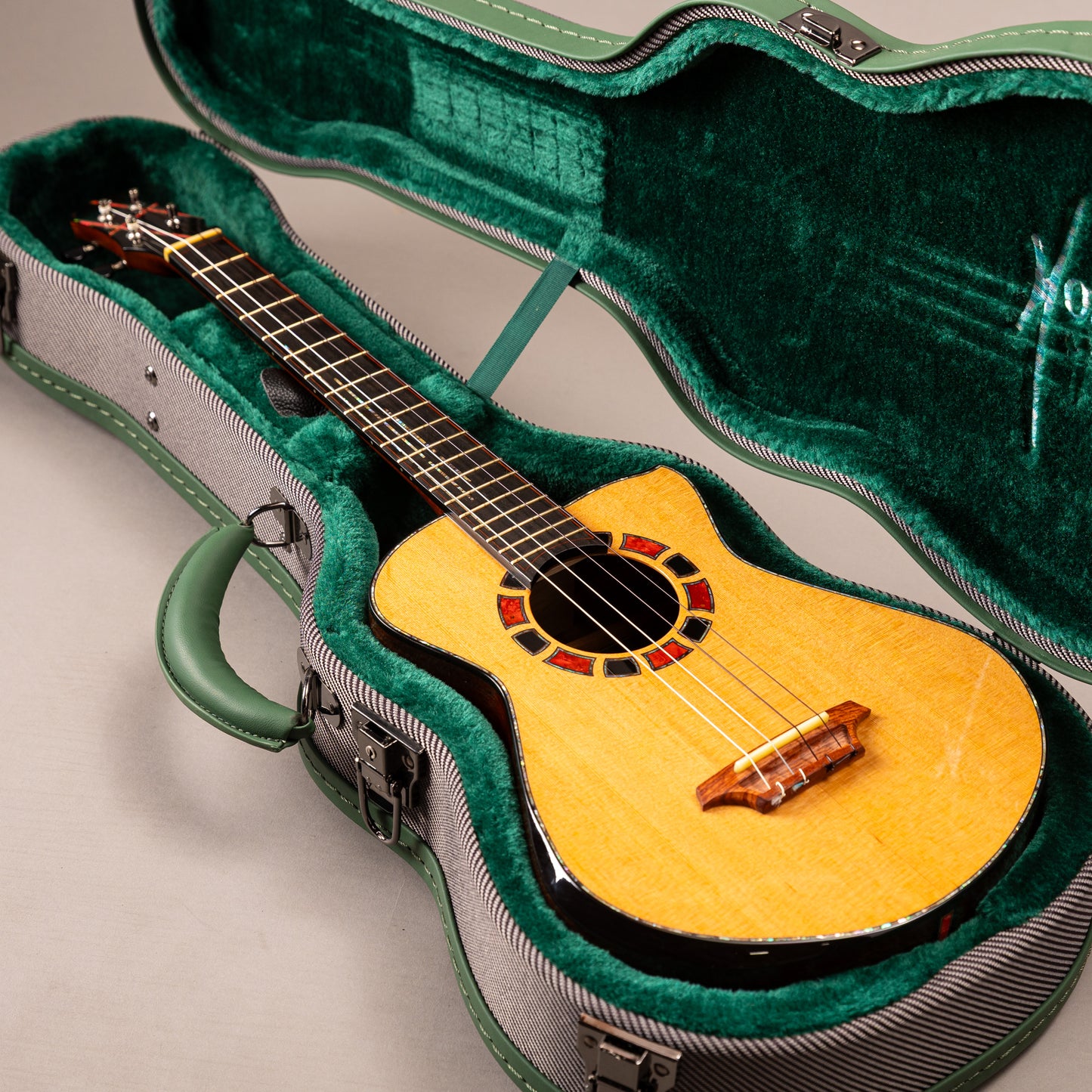 Hozen Green Label Baritone Red Cedar Indian Rosewood
