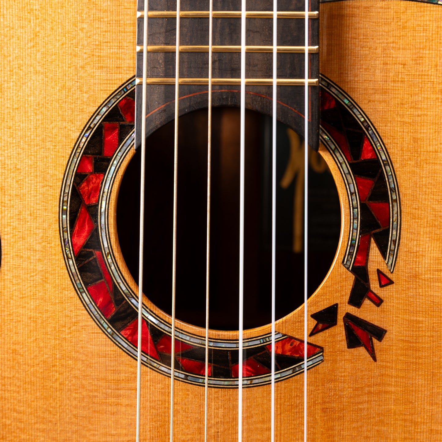 Hozen Green Label Guitalele Red Cedar  Mexican Cocobolo
