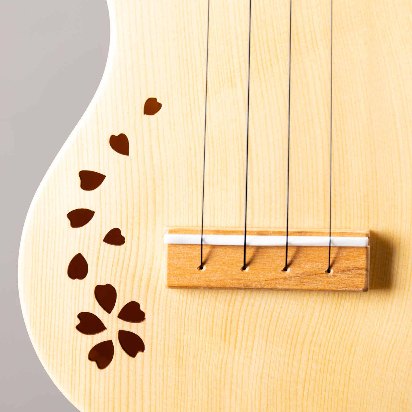 Quiam Ezo’s Ukulele Through neck Soprano さくら