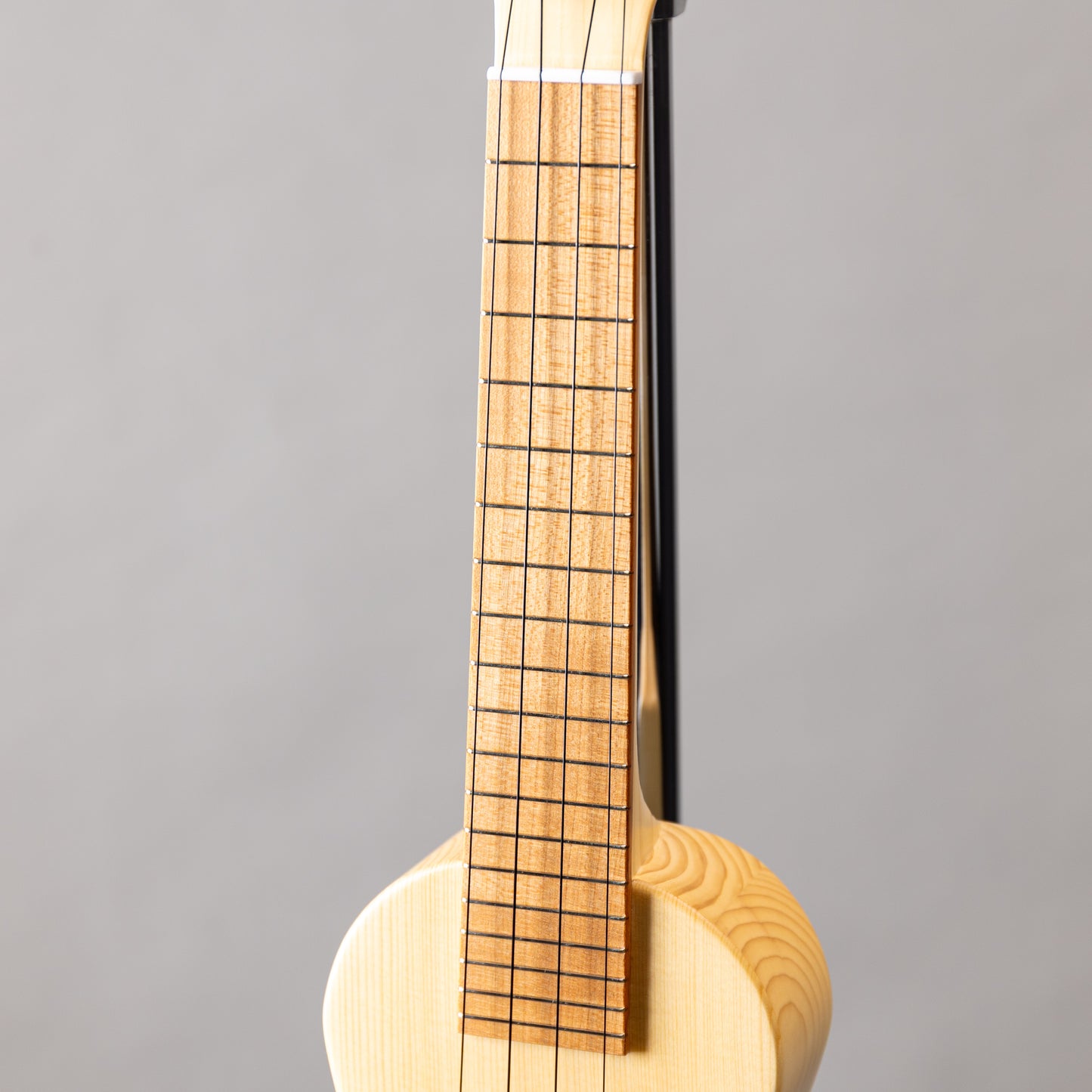 Quiam Ezo’s Ukulele Through neck Soprano さくら