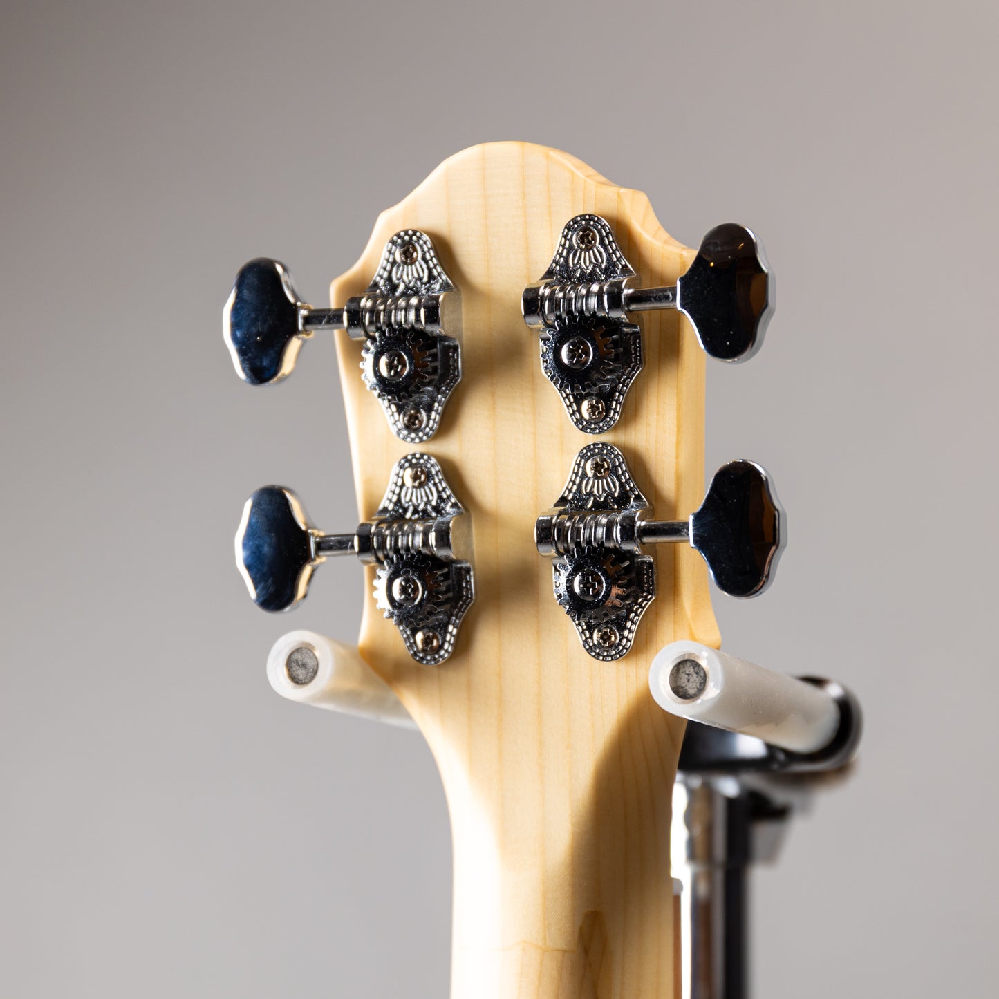 Quiam Ezo’s Ukulele Through neck Soprano さくら
