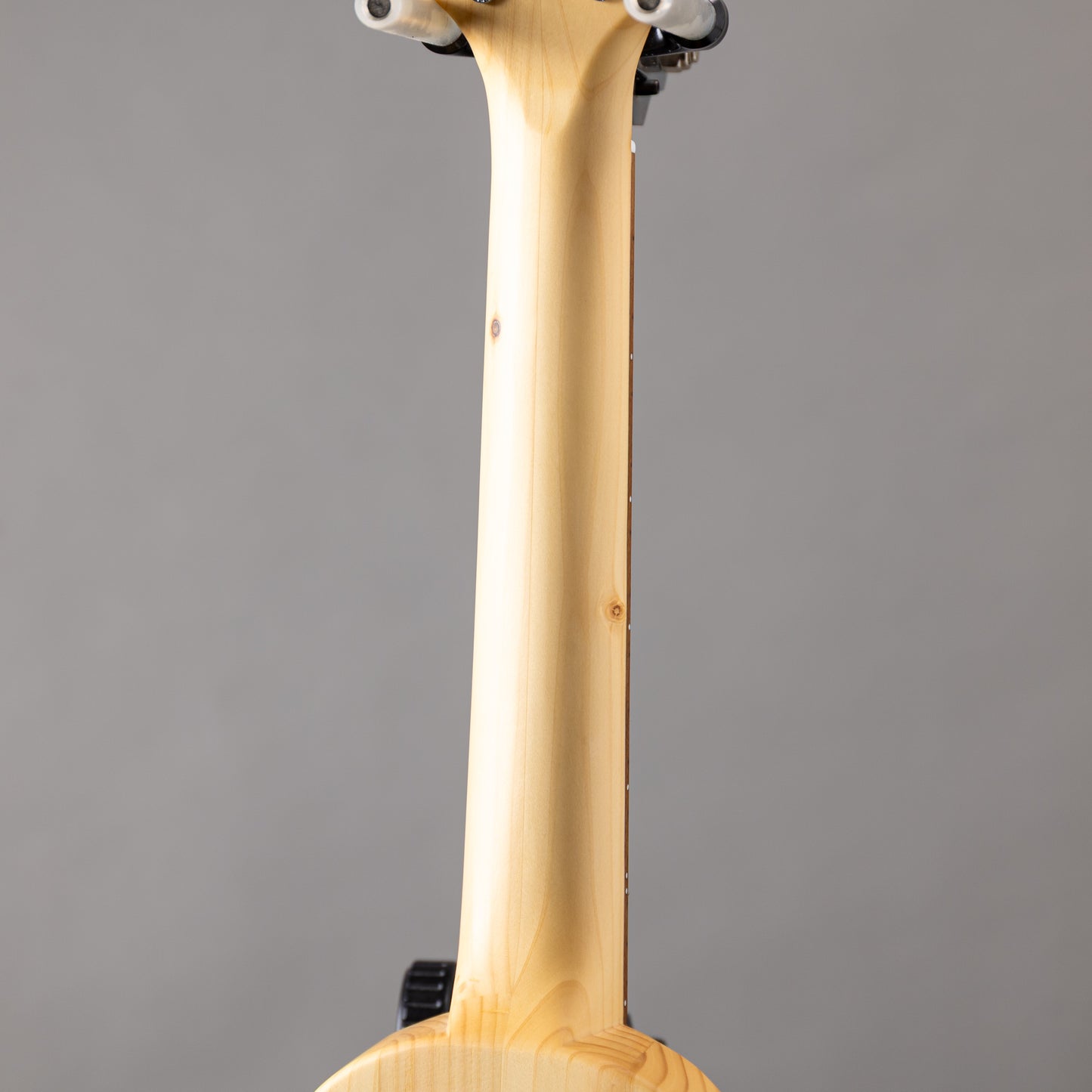 Quiam Ezo’s Ukulele Through neck Soprano LongEX