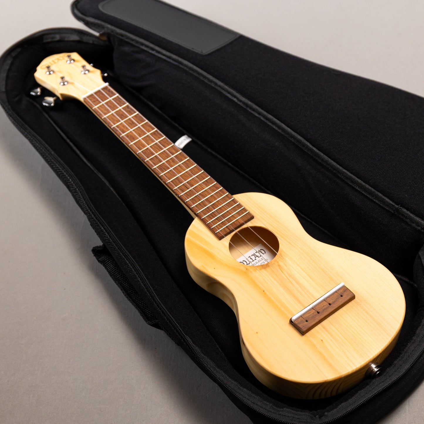 Quiam Ezo’s Ukulele Through neck Soprano LongEX