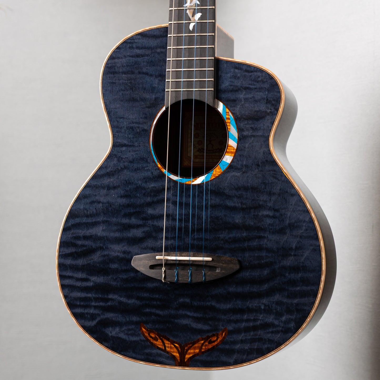 aNueNue aNN-Bwhale Baritone