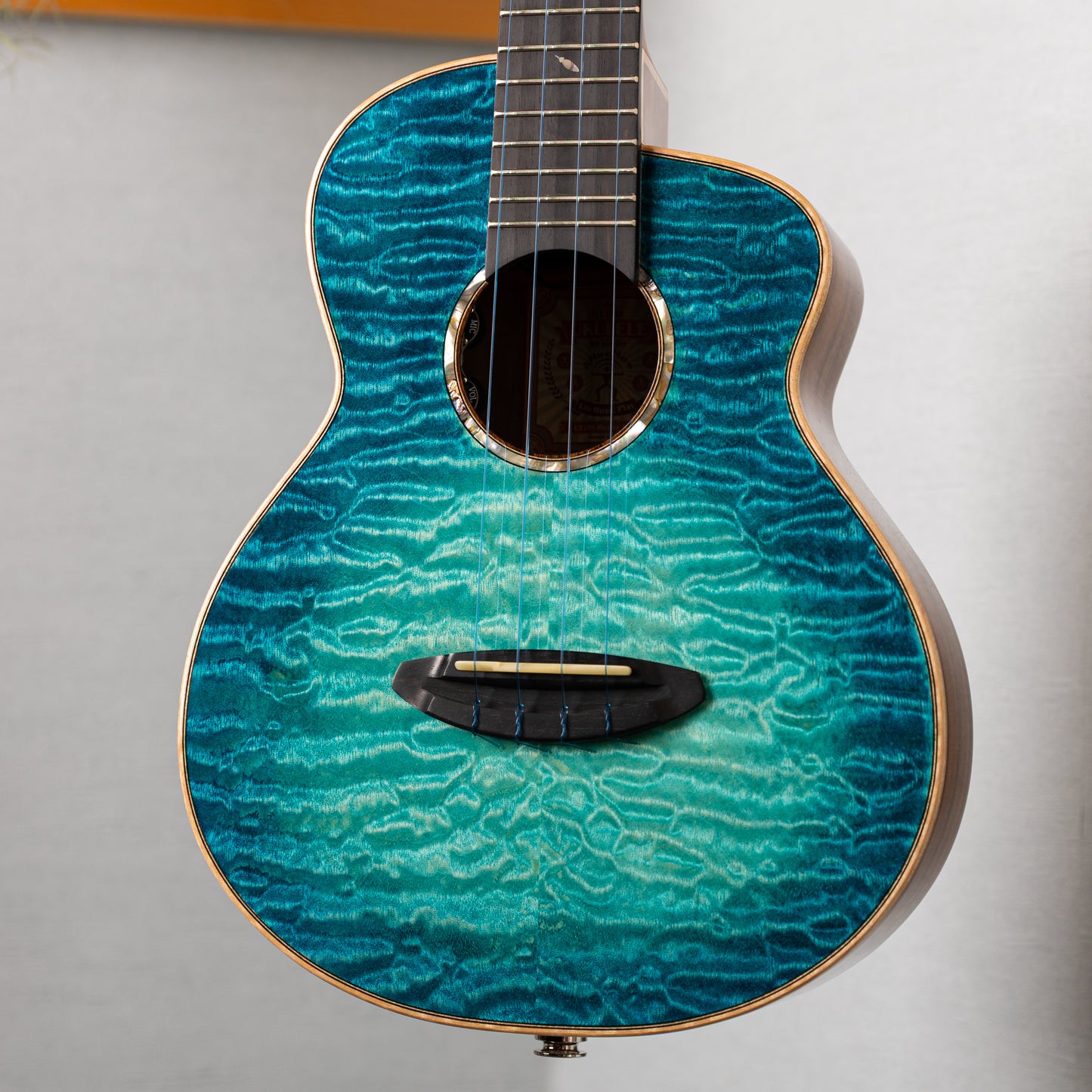 aNueNue UT188E MB